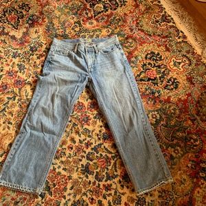 Old navy low waist crop jeans . Worn about 6-8 x‎